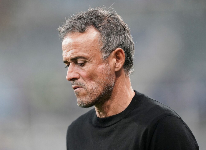 爱游戏体育-纽卡斯尔加时末段回应争议；志在欧冠名次提升；管理层满意；临场指挥获称赞