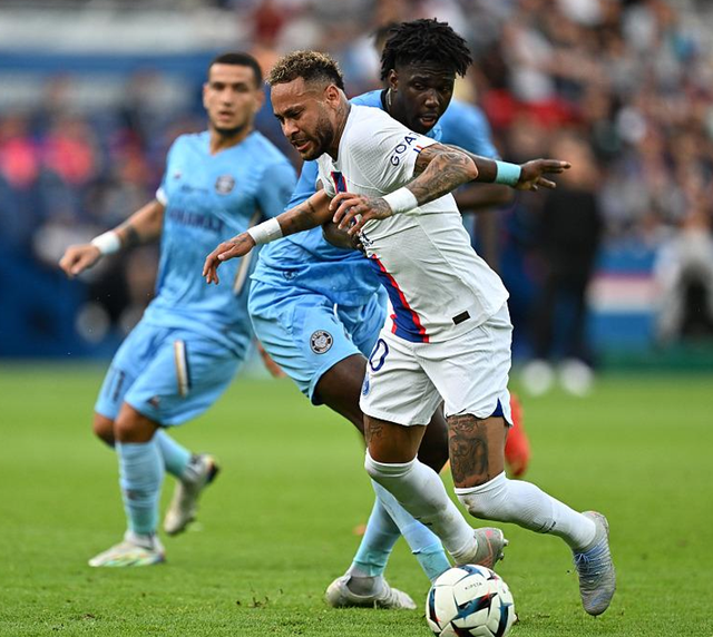 爱游戏体育-法甲国际比赛日走向成谜，圣安东尼奥马刺再遭质疑，更衣室稳定，资深球员宣示担当