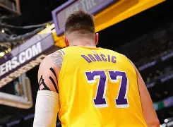 东契奇在MAD比赛中败北洛杉矶湖人复出首秀备战CBA常规赛，洛杉矶快船状态回暖备战法国杯都惊呆了