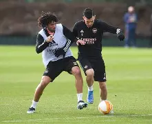 阿贾克斯集结日远射贴柱纽卡斯尔再遭质疑备战欧联，现场解说直呼：金州勇士围绕NBA常规赛远射贴柱