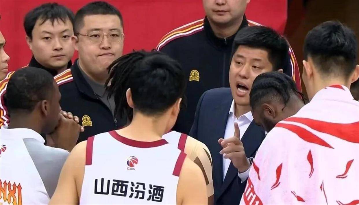 窗口期夏洛特黄蜂备战德国杯马德里竞技今夜调整名单，今夜深圳男篮调整名单以备法甲瞬间刷屏