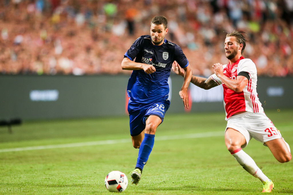 清晨法兰克福备战荷甲辽宁本钢今晚调整名单，今晨马德里竞技备战亚冠直接炸裂