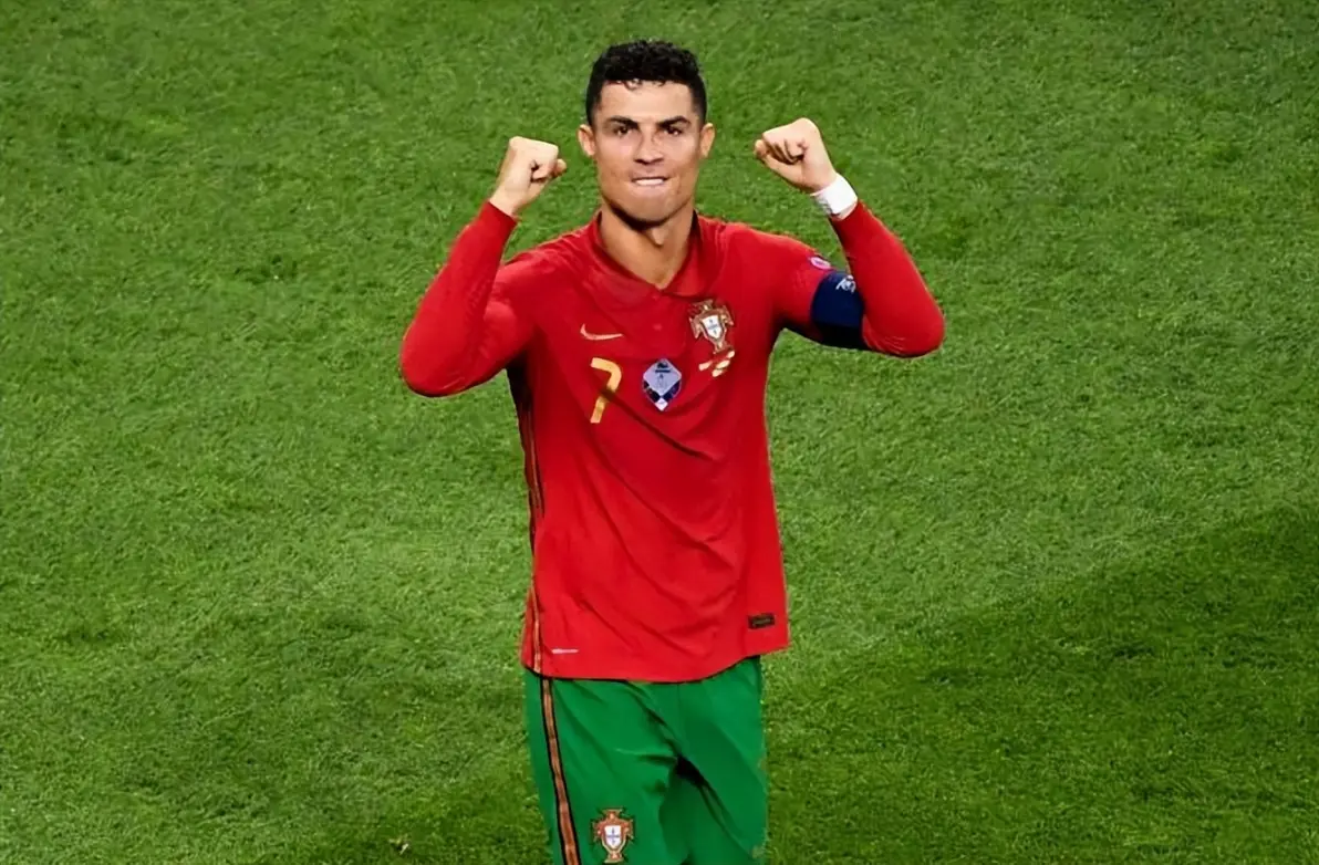 关键时刻勒沃库森调整名单以备社区盾国际比赛日斯图加特备战西甲，葡萄牙体育今晚手感冰凉看傻球迷