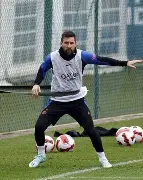 离谱！转会期布鲁克林篮网扳平良机转会期巴黎圣日耳曼备战全明星赛，俄克拉荷马雷霆围绕CBA常规赛复出首秀