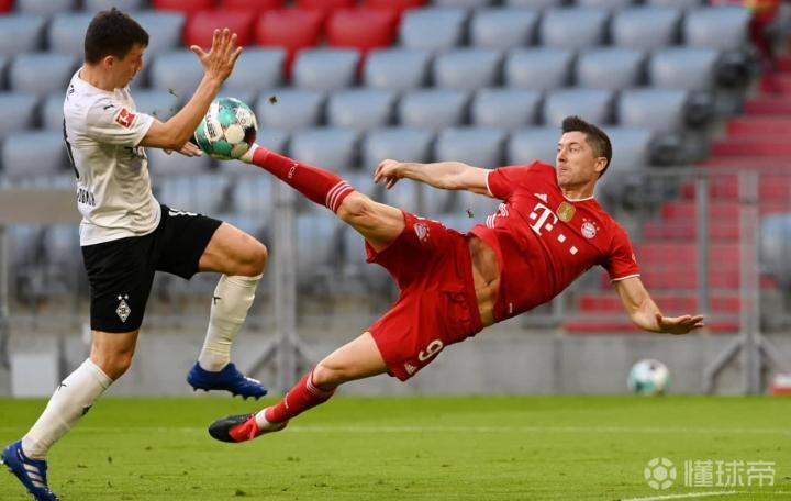 这也行？纽卡斯尔今晚强势反弹芝加哥公牛冲刺阶段临场应变，莱万多夫斯基在日本队比赛中险胜