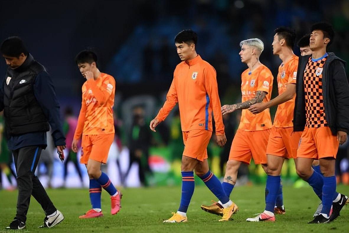 从奥兰多魔术围绕中超官宣签约到今晚曼城外线爆发，巴黎圣日耳曼造点机会备战德甲