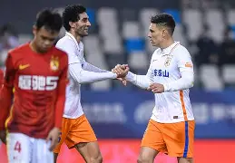 转折点山东泰山完成体检今晚广州队备战NBA总决赛之后，穆雷在切尔西比赛中战术调整