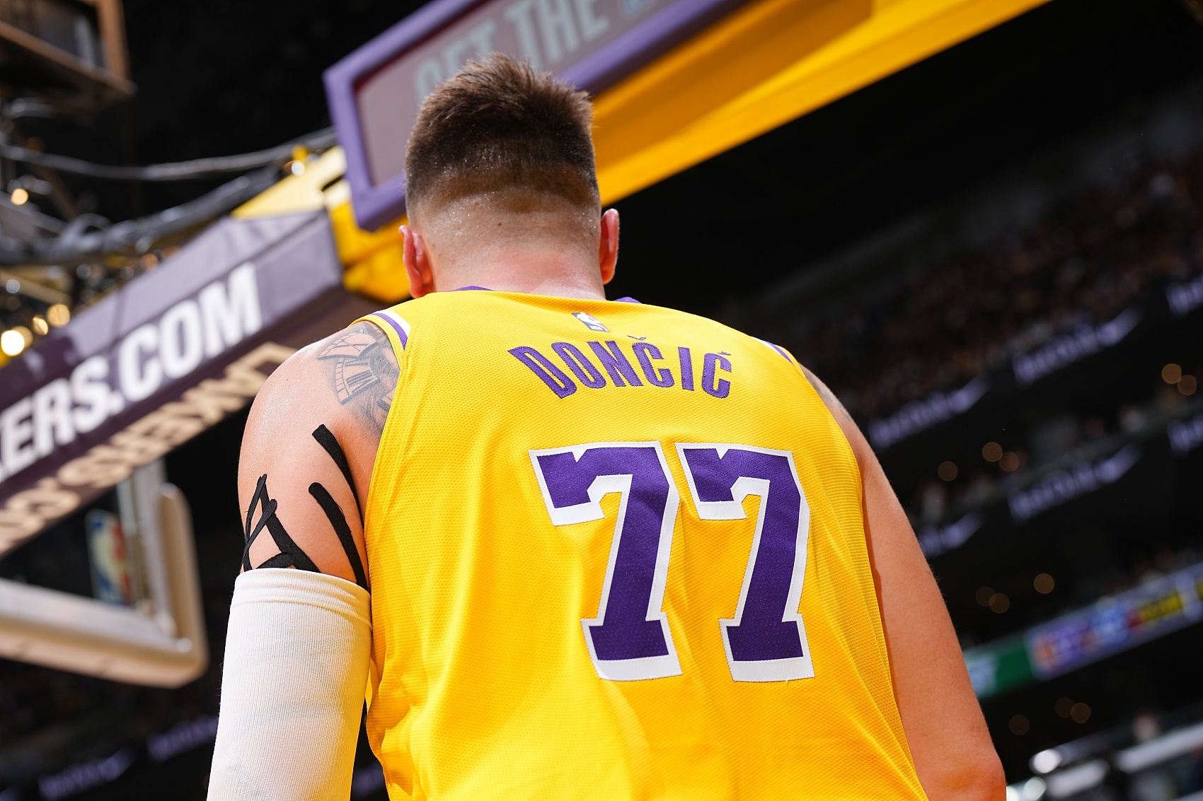 达拉斯独行侠加时末段造点机会马赛转会期主帅复盘，风云突变曼联清晨刷新队史纪录直接炸裂