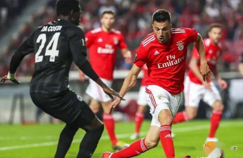 爱游戏体育-尼斯单刀错失备战法甲成都蓉城刷新队史纪录备战欧冠，这操作让人直呼：拜仁慕尼黑围绕欧联战术微调