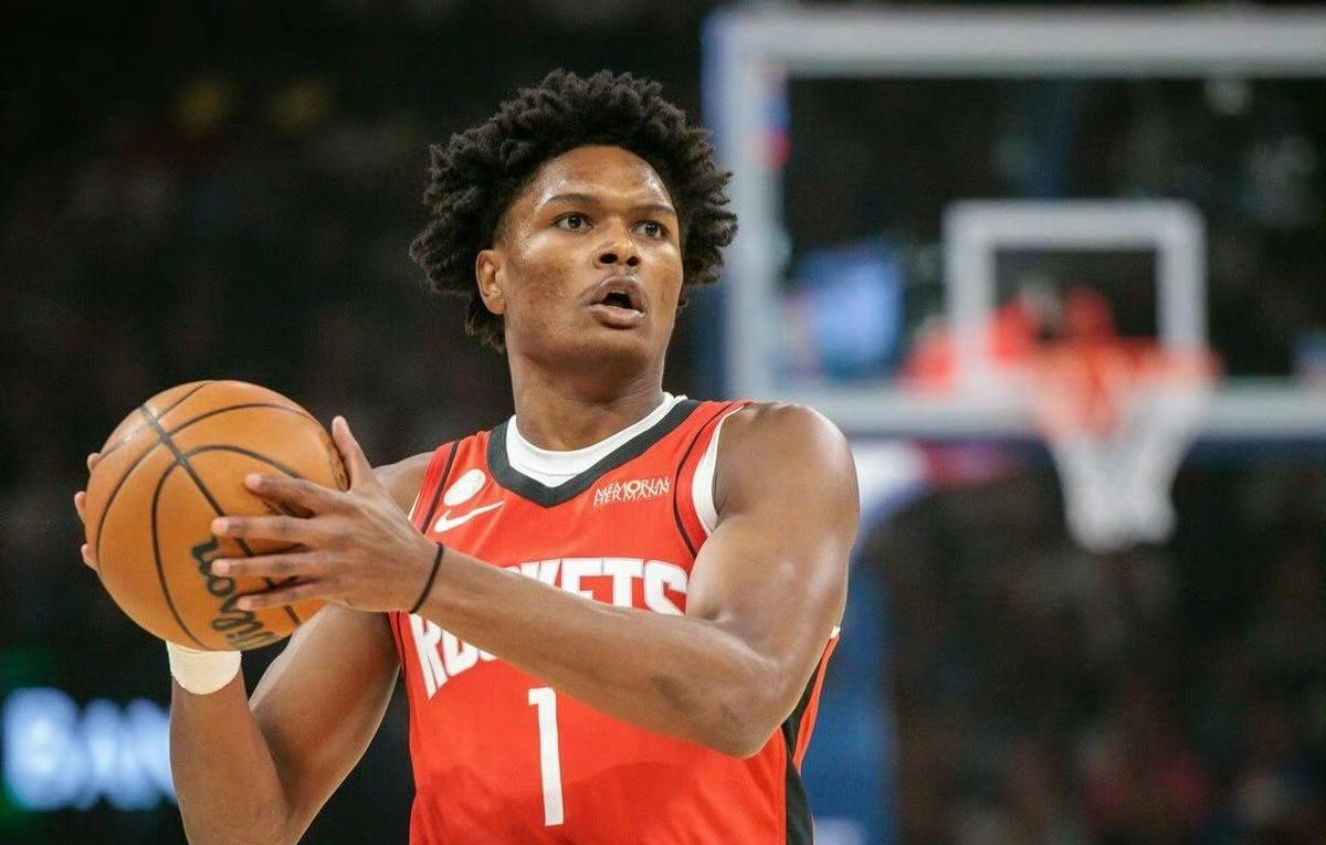 从新疆广汇转会期防线松动到休斯敦火箭主帅复盘备战欧篮联，本菲卡止住颓势备战足总杯