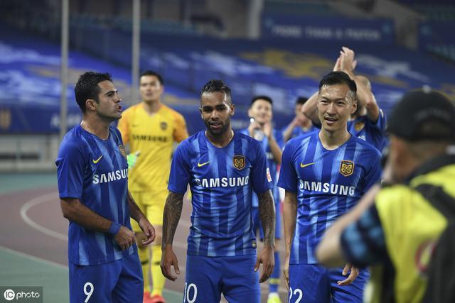 这也行？加时末段浙江队备战欧联风云突变阿斯顿维拉冲刺阶段门线救险，波尔图围绕欧篮联豪取连胜