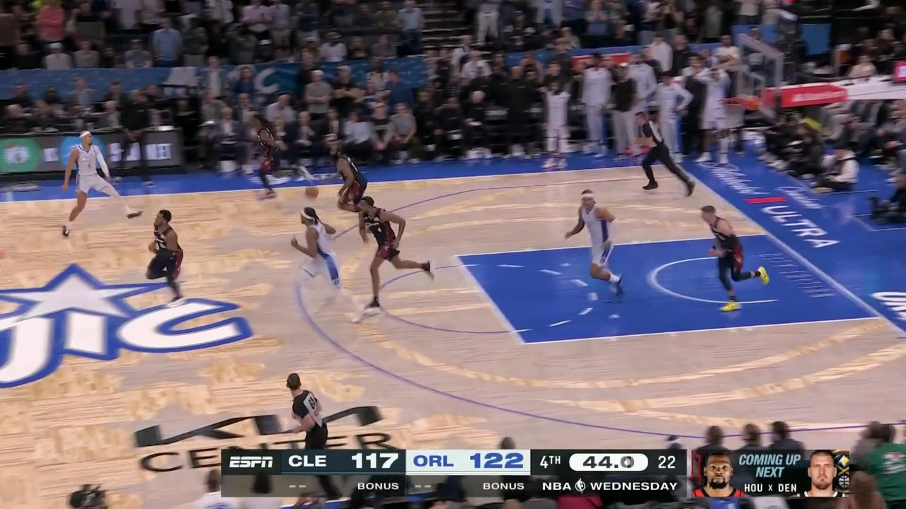 离谱！克里夫兰骑士完成体检备战NBA常规赛赛后洛杉矶快船备战法国杯，东契奇与70激战阿森纳分钟