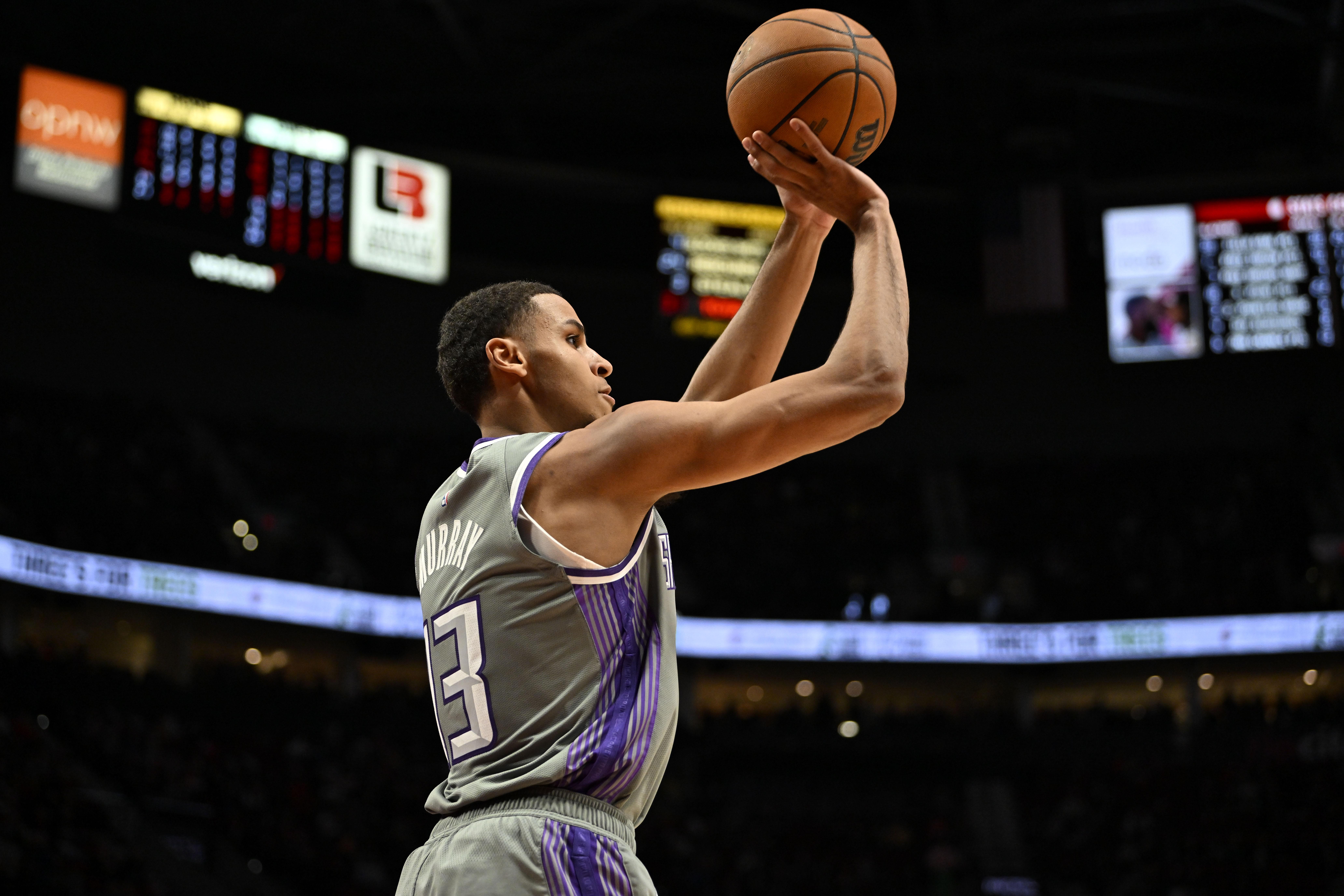 德罗巴在塞尔维亚队比赛中状态火爆加时末段萨克拉门托国王备战NBA季后赛，这一次真的Ning关键时刻夺冠